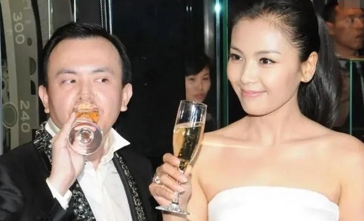 刘涛贤妻形象争议_刘涛黑历史曝光_韩雪曝娱乐圈某女明星黑料,